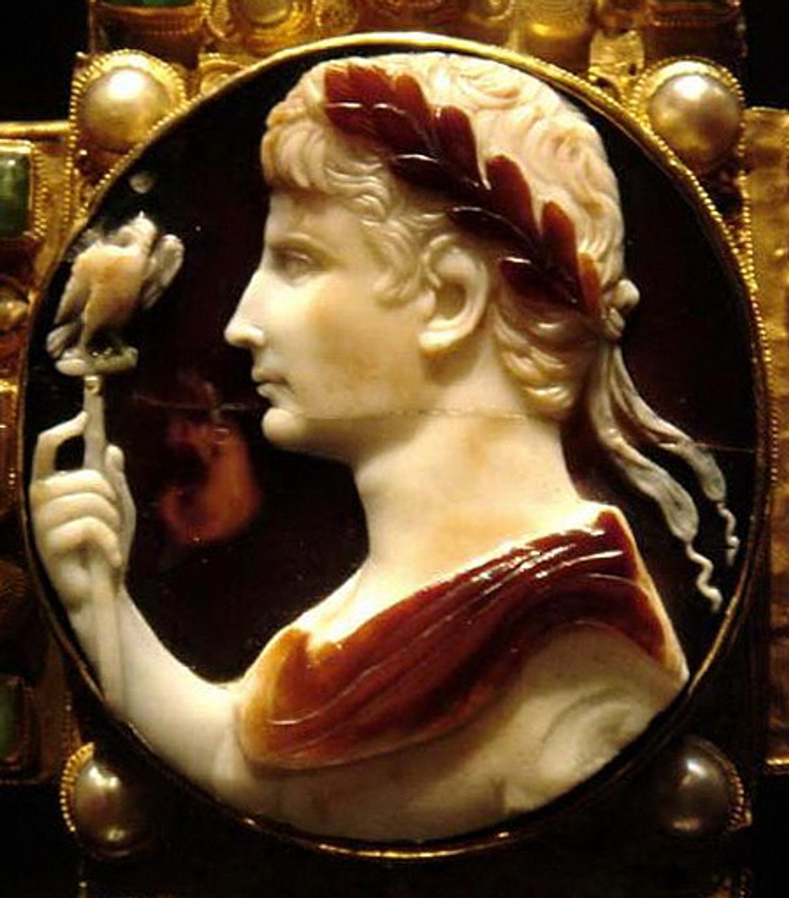 augstus_kameo