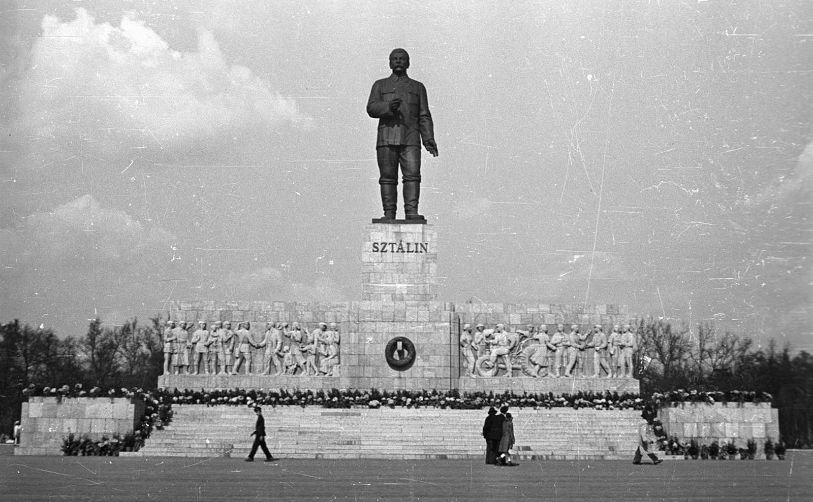 sztalin_szobor_budapest_1953