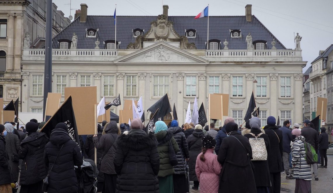 Hizb ut Tahrir udenfor den franske ambassade, 2020. foto: Steen Raaschou Hizb ut Tahrir udenfor den franske ambassade, 2020. foto: Steen Raaschou