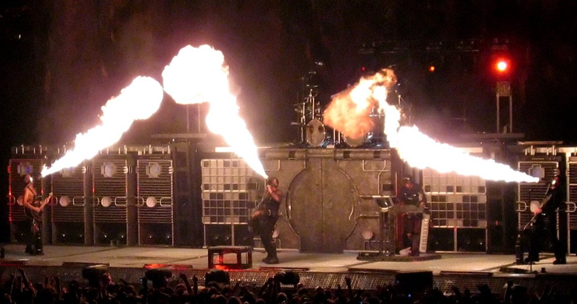 Rammstein på svenen i Stockholm. Foto: Metalium2 – Wikimedia Rammstein på svenen i Stockholm. Foto: Metalium2 – Wikimedia