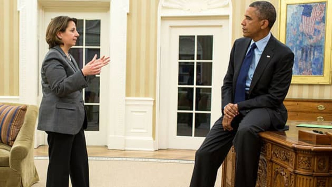 Lisa Monaco med Obama. Monaco havde 350 advokater under sig som leder af Security Division i Justitsministeriet. Lisa Monaco med Obama. Monaco havde 350 advokater under sig som leder af Security Division i Justitsministeriet.