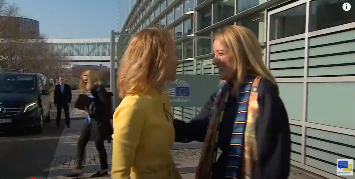 U Parliamentary President Roberta Metsola greeted the Prime Minister of Estonia, Kaja #Kallas by highlighting the changing role of the EU “Europe’s role needs to be reassessed in the face of the serious threat which it is facing. U Parliamentary President Roberta Metsola greeted the Prime Minister of Estonia, Kaja #Kallas by highlighting the changing role of the EU “Europe’s role needs to be reassessed in the face of the serious threat which it is facing.