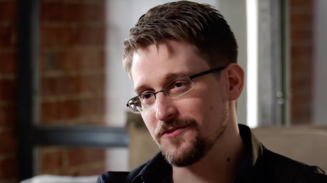 Edward Snowden. Stillbillede: The Guardian / YouTube. Edward Snowden. Stillbillede: The Guardian / YouTube.