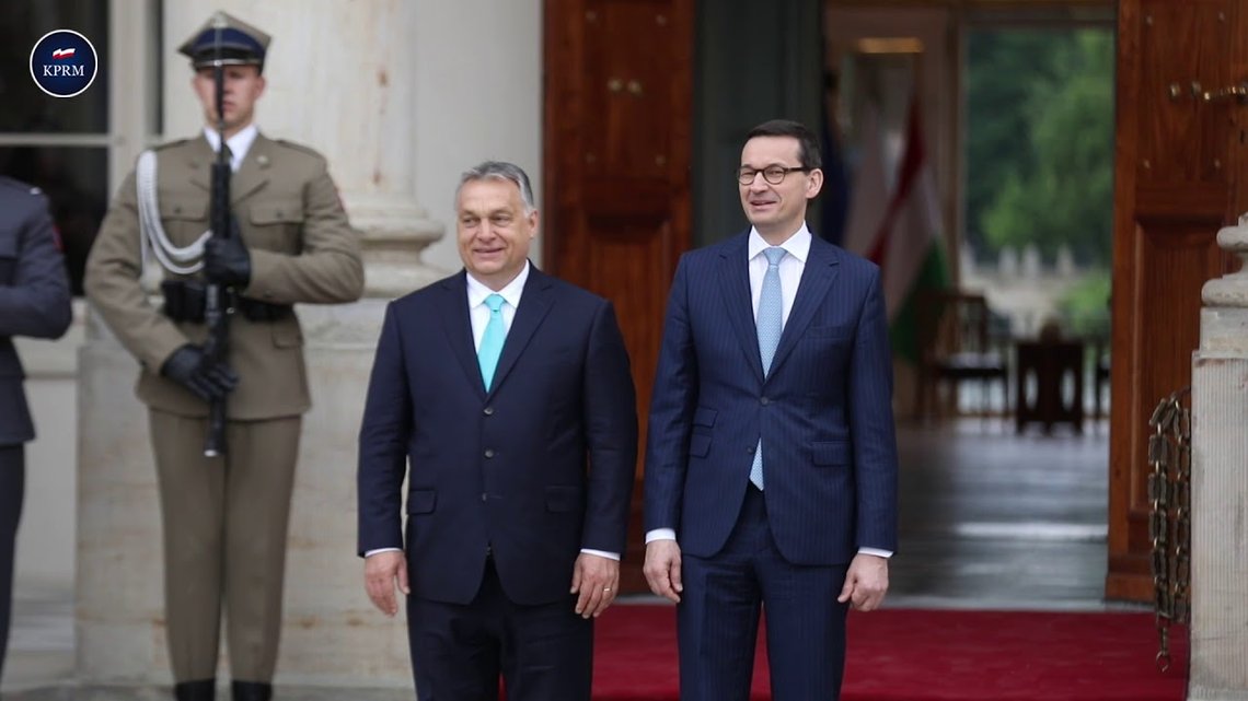 Ungarns statsminister Viktor Orbán og Polens statsminister Mateusz Morawiecki. Foto: Den polske statsministerens kontor / YouTube. Ungarns statsminister Viktor Orbán og Polens statsminister Mateusz Morawiecki. Foto: Den polske statsministerens kontor / YouTube.