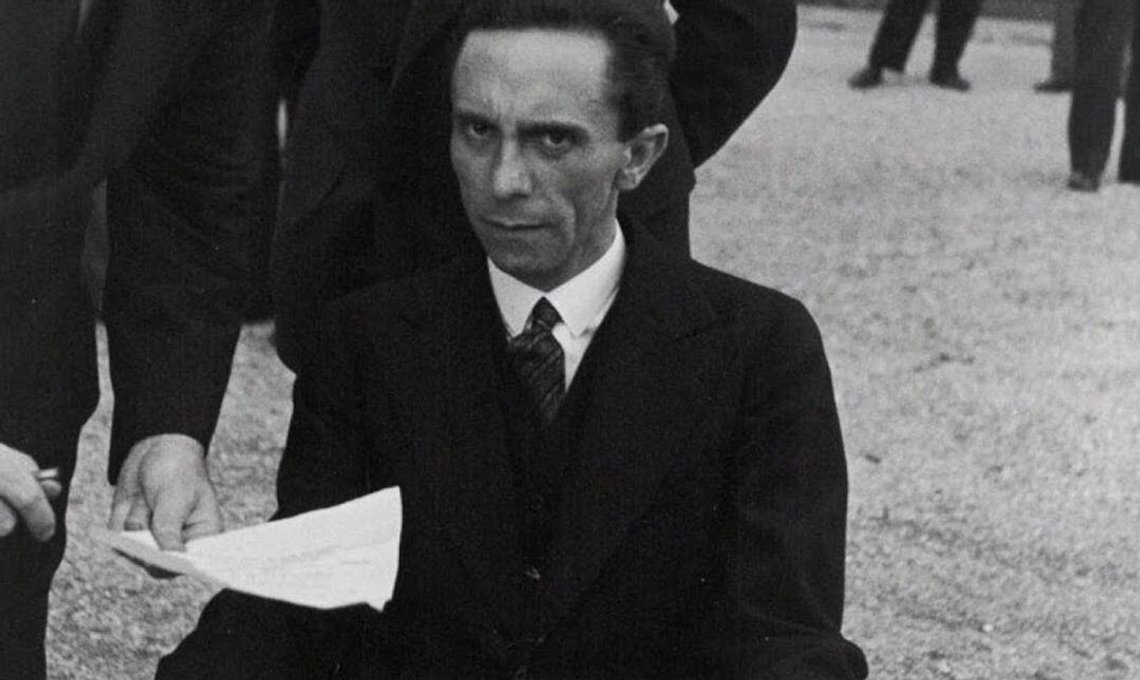 Alfred Eisenstadt: Joseph Eisenstadt, League of Nations, September 1933. Alfred Eisenstadt: Joseph Eisenstadt, League of Nations, September 1933.