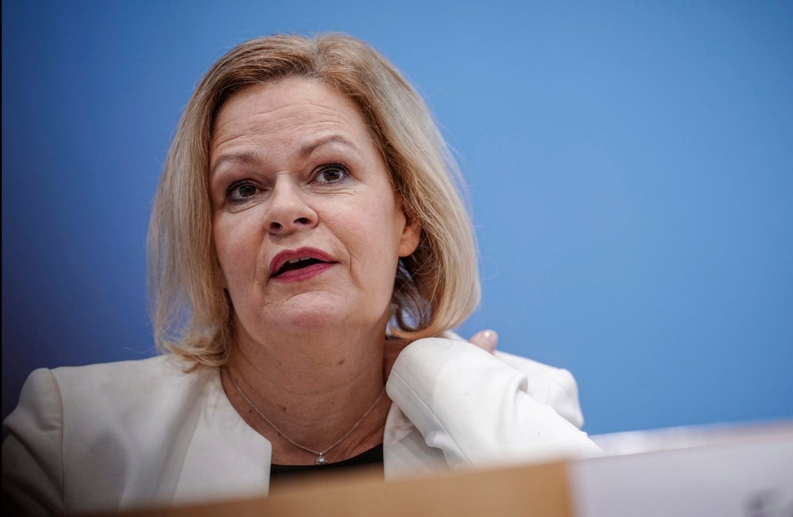 Nancy Faeser under en pressekonferanse i Berlin den 13. februar 2024. Foto: Kay Nietfeld / DPA via AP / NTB. Nancy Faeser under en pressekonferanse i Berlin den 13. februar 2024. Foto: Kay Nietfeld / DPA via AP / NTB.