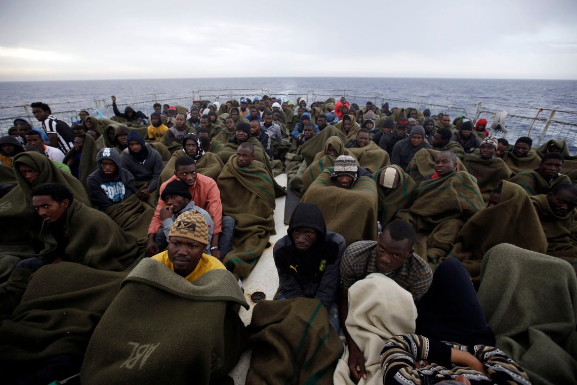 EU har for første gang greid å enes om en helhetlig asylpolitikk. Kritikere på venstresiden mener den undergraver asylretten, kritikere på høyresiden vil ha strengere asylpolitikk. Foto: AP / NTB EU har for første gang greid å enes om en helhetlig asylpolitikk. Kritikere på venstresiden mener den undergraver asylretten, kritikere på høyresiden vil ha strengere asylpolitikk. Foto: AP / NTB