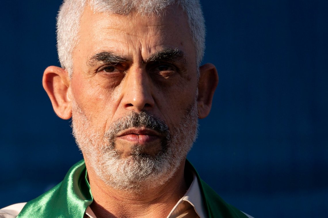 Israelerne reddede Yahya Sinwar fra at dø af en hjernesvulst, men der var ingen tegn på taknemmelighed. AP Photo/John Minchillo) Israelerne reddede Yahya Sinwar fra at dø af en hjernesvulst, men der var ingen tegn på taknemmelighed. AP Photo/John Minchillo)