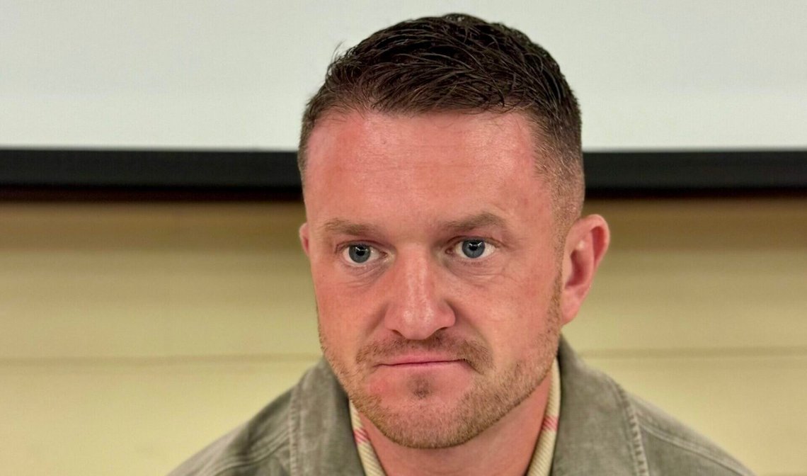 MAGNET: Tommy Robinson er en kontroversiel figur, som er hadet af alle på den yderste venstrefløj. Den 24. september var han til stede på Document's læsermøde til stor glæde for de fremmødte. Foto: Espen Teigen MAGNET: Tommy Robinson er en kontroversiel figur, som er hadet af alle på den yderste venstrefløj. Den 24. september var han til stede på Document's læsermøde til stor glæde for de fremmødte. Foto: Espen Teigen