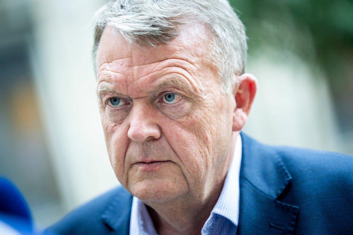 Partiformand Lars Løkke Rasmussen kommenterer at Moderaternes ledelse har fyret medarbejdere, i Udenrigsministeriet, mandag den 23. september 2024.. (Foto: Ida Marie Odgaard/Ritzau Scanpix) Partiformand Lars Løkke Rasmussen kommenterer at Moderaternes ledelse har fyret medarbejdere, i Udenrigsministeriet, mandag den 23. september 2024.. (Foto: Ida Marie Odgaard/Ritzau Scanpix)