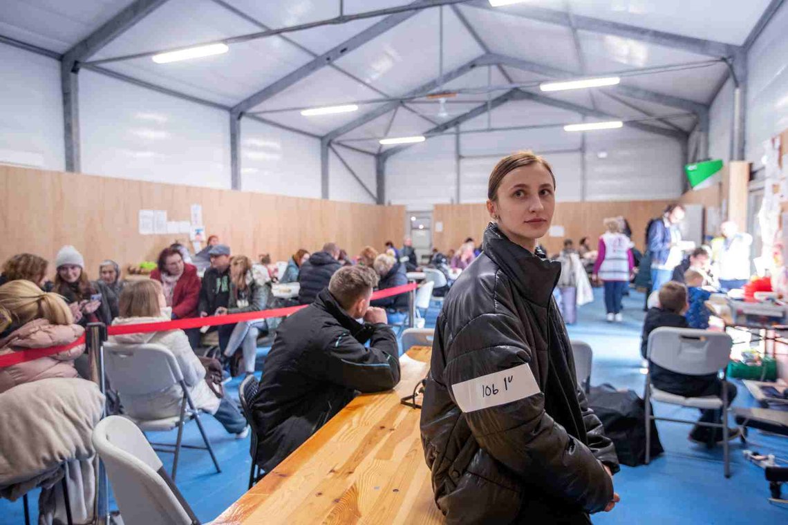 Den ukrainske flygtning Maria Bilugina ankommer til modtagelsescentret i Råde. Mange ukrainske flygtninge registrerer sig hos det norske politi på dette modtagecenter (Illustrationsfoto: Javad Parsa / NTB) Den ukrainske flygtning Maria Bilugina ankommer til modtagelsescentret i Råde. Mange ukrainske flygtninge registrerer sig hos det norske politi på dette modtagecenter (Illustrationsfoto: Javad Parsa / NTB)