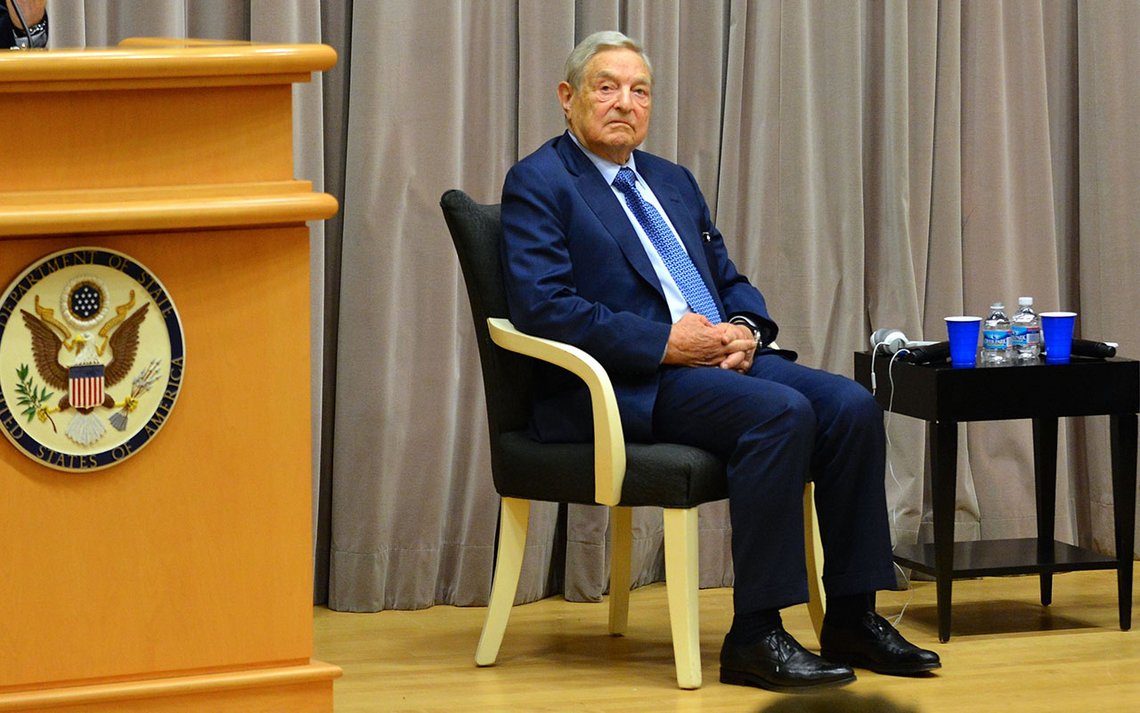 György Schwartz har angliciseret George Soros' navn. Foto: U.S. Department of State, Wikimedia Commons, beskåret György Schwartz har angliciseret George Soros' navn. Foto: U.S. Department of State, Wikimedia Commons, beskåret