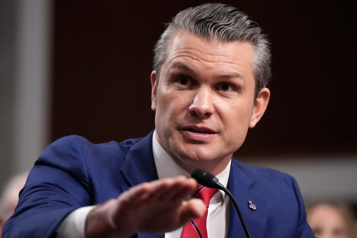 TRANS: Transkønnede personer skal afskediges fra militærtjeneste, efter at ordren fra præsident Donald Trump har fået grønt lys af Højesteret. Forsvarsminister Pete Hegseth er meget tilfreds. (AP Foto/Alex Brandon) TRANS: Transkønnede personer skal afskediges fra militærtjeneste, efter at ordren fra præsident Donald Trump har fået grønt lys af Højesteret. Forsvarsminister Pete Hegseth er meget tilfreds. (AP Foto/Alex Brandon)