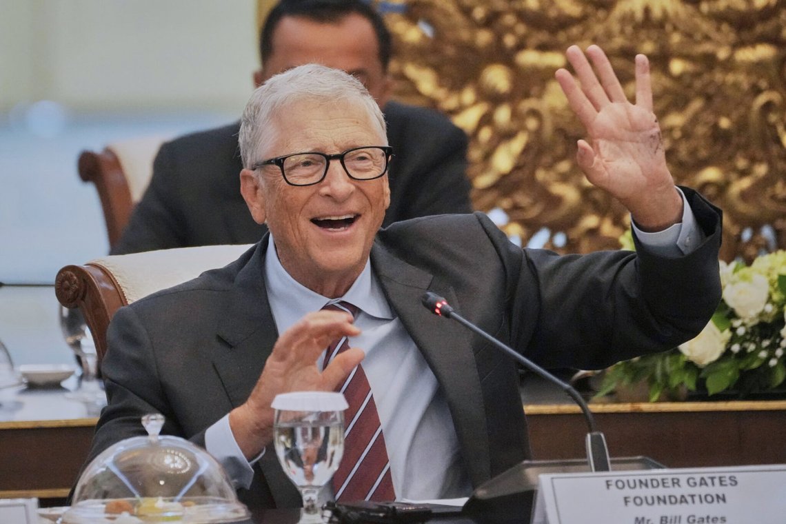 Microsofts medstifter og tidligere administrerende direktør, Bill Gates, gestikulerer under sit møde med den indonesiske præsident Prabowo Subianto på Merdeka Palace i Jakarta, Indonesien, onsdag den 7. maj 2025. (AP Photo/Achmad Ibrahim) Microsofts medstifter og tidligere administrerende direktør, Bill Gates, gestikulerer under sit møde med den indonesiske præsident Prabowo Subianto på Merdeka Palace i Jakarta, Indonesien, onsdag den 7. maj 2025. (AP Photo/Achmad Ibrahim)