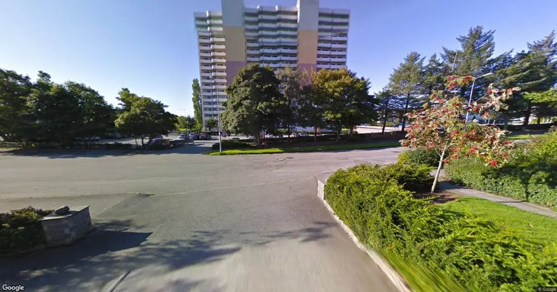 Denne boligblok i Stavanger har fået malet Norges fremtid på sidevæggen. Ikke alle er begejstrede for det 50 meter høje kunstværk. Foto: Google Street View Denne boligblok i Stavanger har fået malet Norges fremtid på sidevæggen. Ikke alle er begejstrede for det 50 meter høje kunstværk. Foto: Google Street View