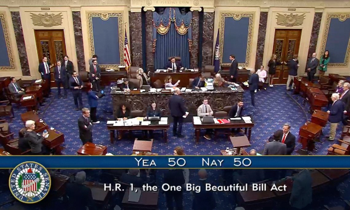 Lovforslaget «Big Beatiful Bill» får ja fra senatet etter en behandling på over et helt døgn. Foto: US Senate / AP / NTB Lovforslaget «Big Beatiful Bill» får ja fra senatet etter en behandling på over et helt døgn. Foto: US Senate / AP / NTB