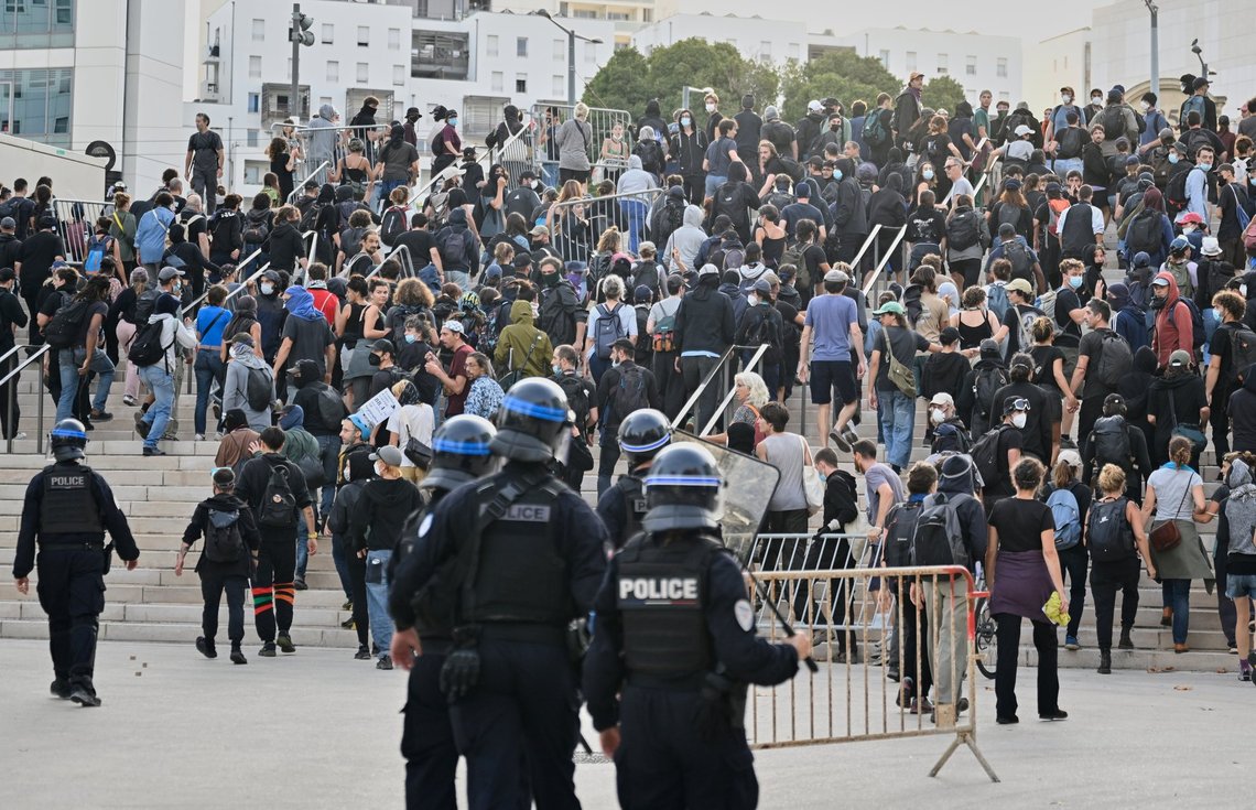 French police disperse protesters during a gathering of the "Block Everything" movement in Marseille, south of France, Wednesday, Sept. 10, 2025. (AP Photo/Philippe Magoni) French police disperse protesters during a gathering of the "Block Everything" movement in Marseille, south of France, Wednesday, Sept. 10, 2025. (AP Photo/Philippe Magoni)
