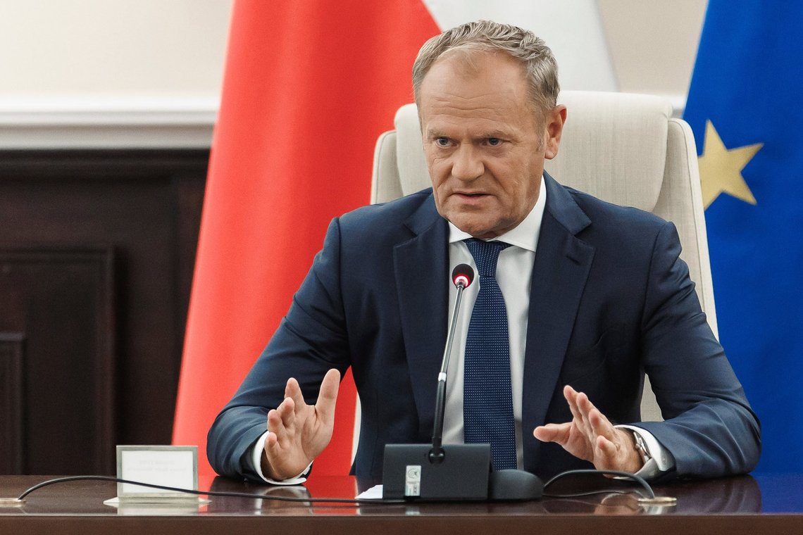 Polish Prime Minister Donald Tusk holds an extraordinary government meeting at the chancellery, with military and emergency services officials, following violations of Polish airspace during a Russian attack in Warsaw, Poland, Wednesday, Sept. 10, 2025. (Chancellery of the Prime Minister of Poland via AP) Polish Prime Minister Donald Tusk holds an extraordinary government meeting at the chancellery, with military and emergency services officials, following violations of Polish airspace during a Russian attack in Warsaw, Poland, Wednesday, Sept. 10, 2025. (Chancellery of the Prime Minister of Poland via AP)