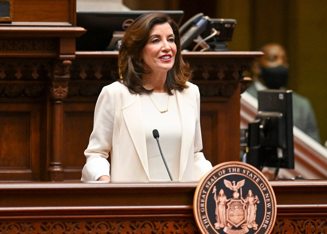 New Yorks guvernør Kathy Hochul ventede længe, før hun offentligt bekendtgjorde sin støtte til Zohran Mamdani som ny borgmester i New York City. Foto: AP/Hans Pennink/NTB New Yorks guvernør Kathy Hochul ventede længe, før hun offentligt bekendtgjorde sin støtte til Zohran Mamdani som ny borgmester i New York City. Foto: AP/Hans Pennink/NTB