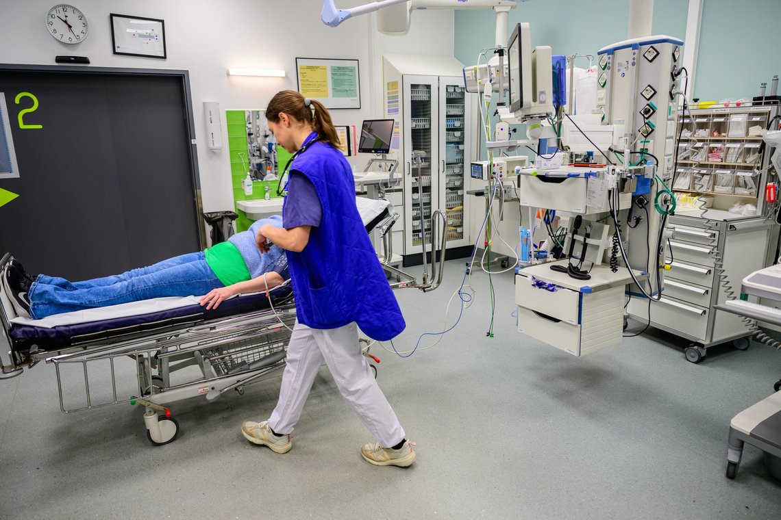 Patient hvor læger tager blodtryk. Genrebillede fra Danderyds sjukhus. Foto: Magnus Lejhall, TT-NTB. Patient hvor læger tager blodtryk. Genrebillede fra Danderyds sjukhus. Foto: Magnus Lejhall, TT-NTB.