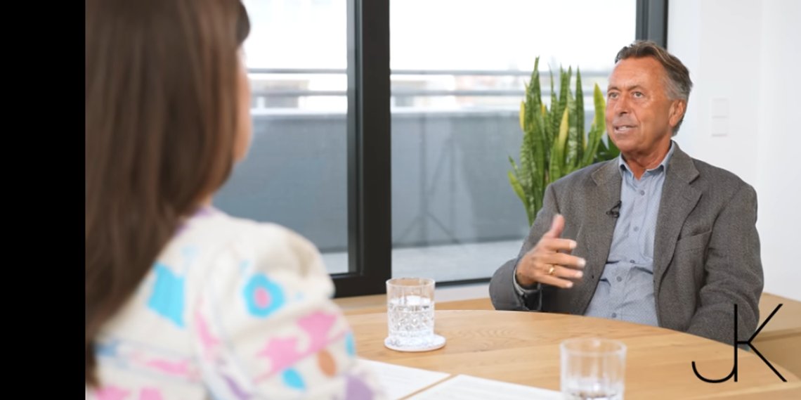 Norbert Bolz interviewet af Jasmin Kosubek. Stillbillede Kosubek Norbert Bolz interviewet af Jasmin Kosubek. Stillbillede Kosubek