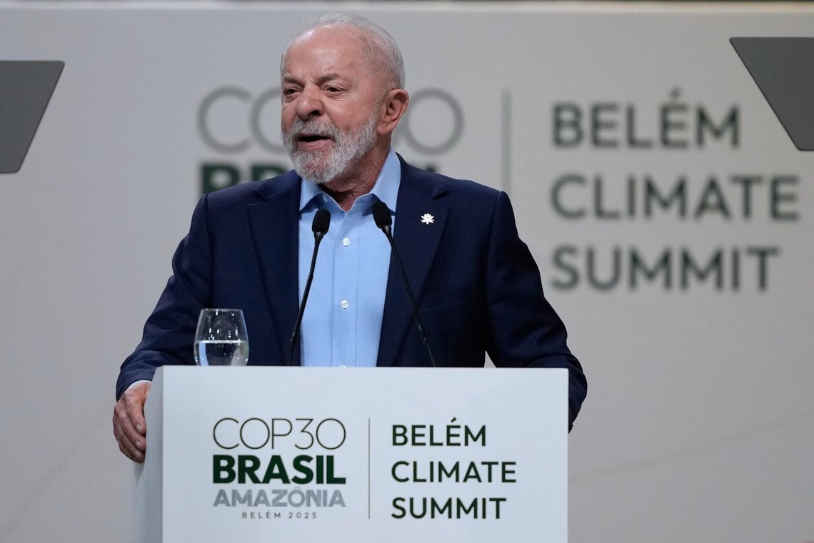 Brasiliens socialistiske præsident Lula da Silva under åbningen af klimatopmødet i Belém, Brasilien. Foto: Eraldo Peres / AP / NTB Brasiliens socialistiske præsident Lula da Silva under åbningen af klimatopmødet i Belém, Brasilien. Foto: Eraldo Peres / AP / NTB