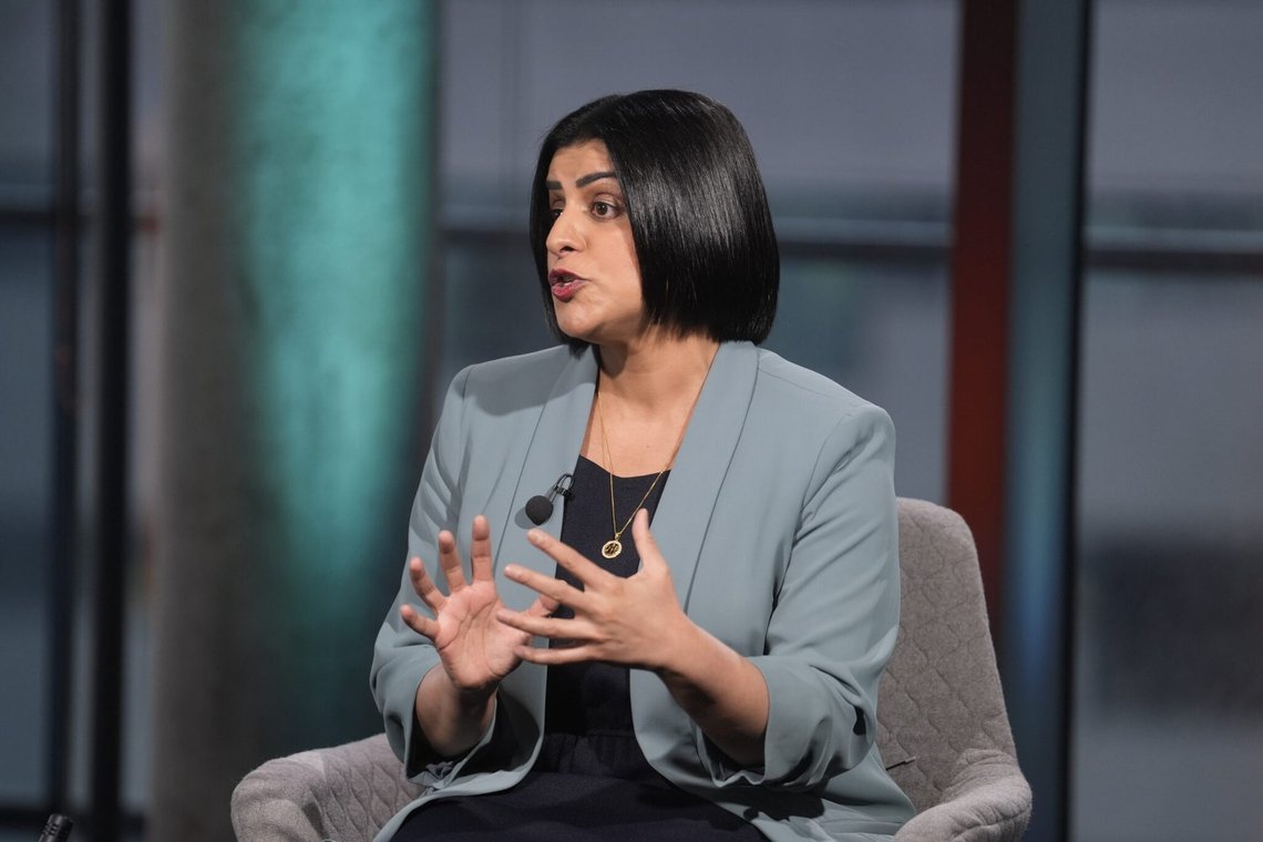 "Dette land har en stolt tradition for at tage imod mennesker, der flygter fra fare, men vores generøsitet tiltrækker ulovlige indvandrere fra den anden side af Kanalen," siger indenrigsminister Shabana Mahmood. Foto: Danny Lawson, AP/NTB "Dette land har en stolt tradition for at tage imod mennesker, der flygter fra fare, men vores generøsitet tiltrækker ulovlige indvandrere fra den anden side af Kanalen," siger indenrigsminister Shabana Mahmood. Foto: Danny Lawson, AP/NTB