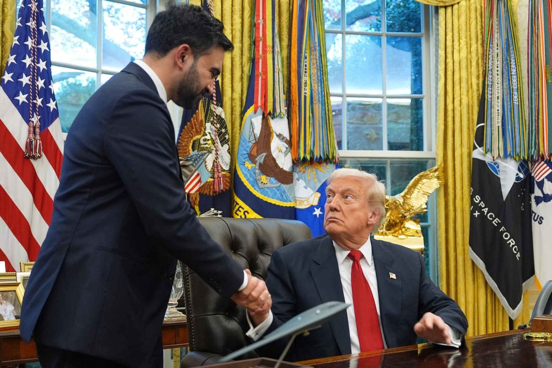 Præsident Donald Trump giver hånd til den nyvalgte borgmester i New York City, Zohran Mamdani, i Det Ovale Kontor i Det Hvide Hus, fredag den 21. november 2025, i Washington. (AP Photo/Evan Vucci) Præsident Donald Trump giver hånd til den nyvalgte borgmester i New York City, Zohran Mamdani, i Det Ovale Kontor i Det Hvide Hus, fredag den 21. november 2025, i Washington. (AP Photo/Evan Vucci)