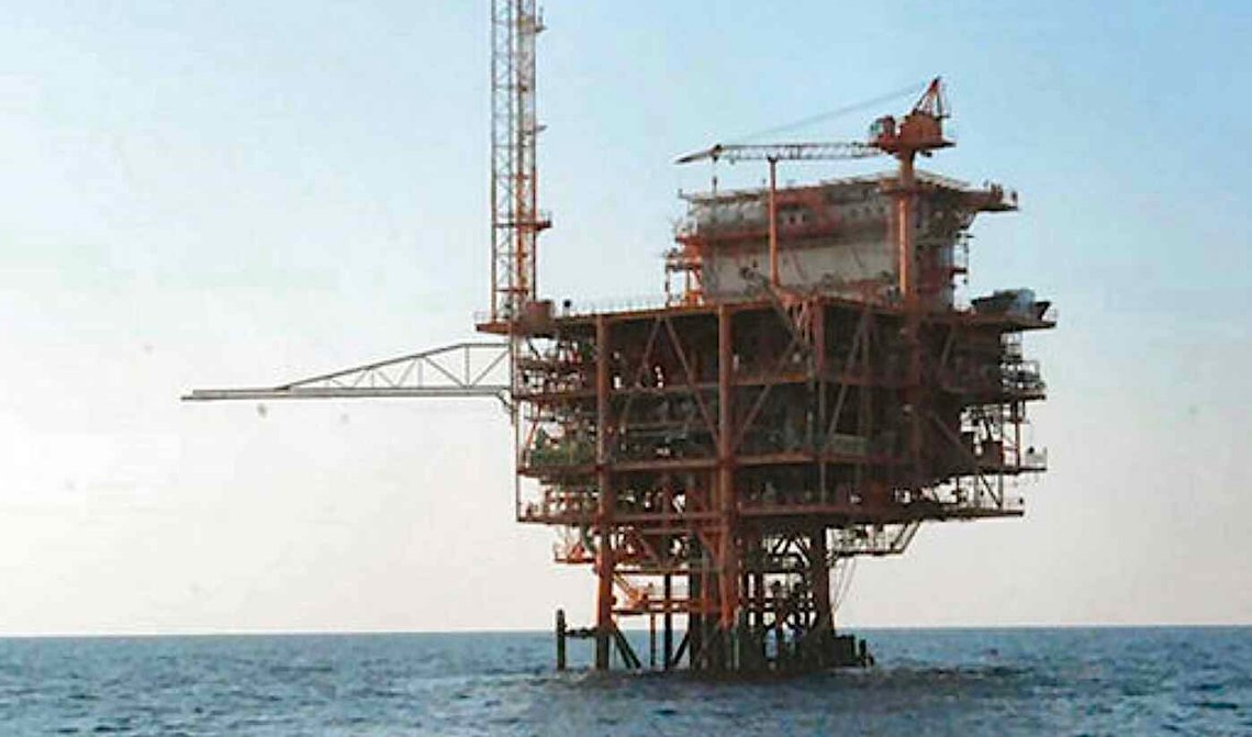 Energiselskabet ENIs platform "Annamaria B" til gasudvinding i Adriaterhavet ud for Ravenna. Foto: Italienske industriministerium / Wikimedia Commons (cc by-sa 4.0). Energiselskabet ENIs platform "Annamaria B" til gasudvinding i Adriaterhavet ud for Ravenna. Foto: Italienske industriministerium / Wikimedia Commons (cc by-sa 4.0).
