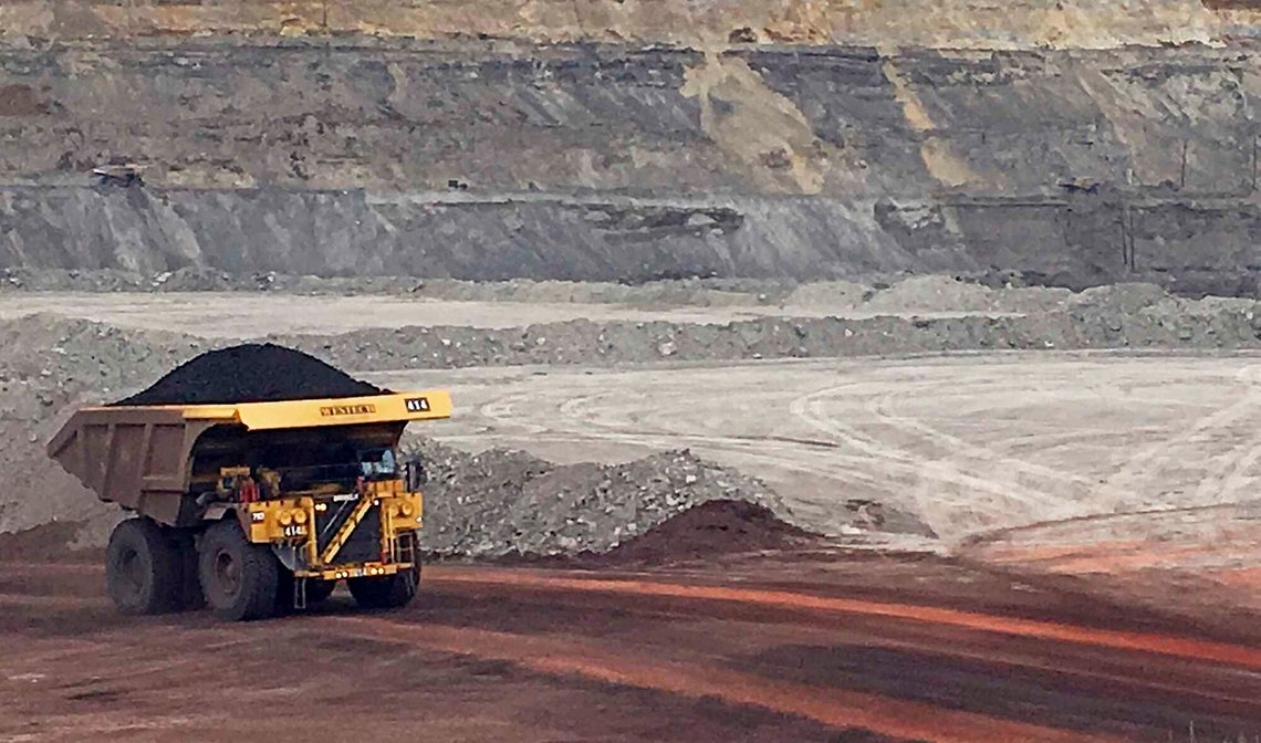 En dumper lastes med kul ved Eagle Butte-minen, der ejes af Contura Energy, ikke langt fra Gillette i den amerikanske delstat Wyoming. Kulforbruget i USA ser ud til at stige under Trump-administrationen. Foto: Mead Gruver/AP/NTB En dumper lastes med kul ved Eagle Butte-minen, der ejes af Contura Energy, ikke langt fra Gillette i den amerikanske delstat Wyoming. Kulforbruget i USA ser ud til at stige under Trump-administrationen. Foto: Mead Gruver/AP/NTB