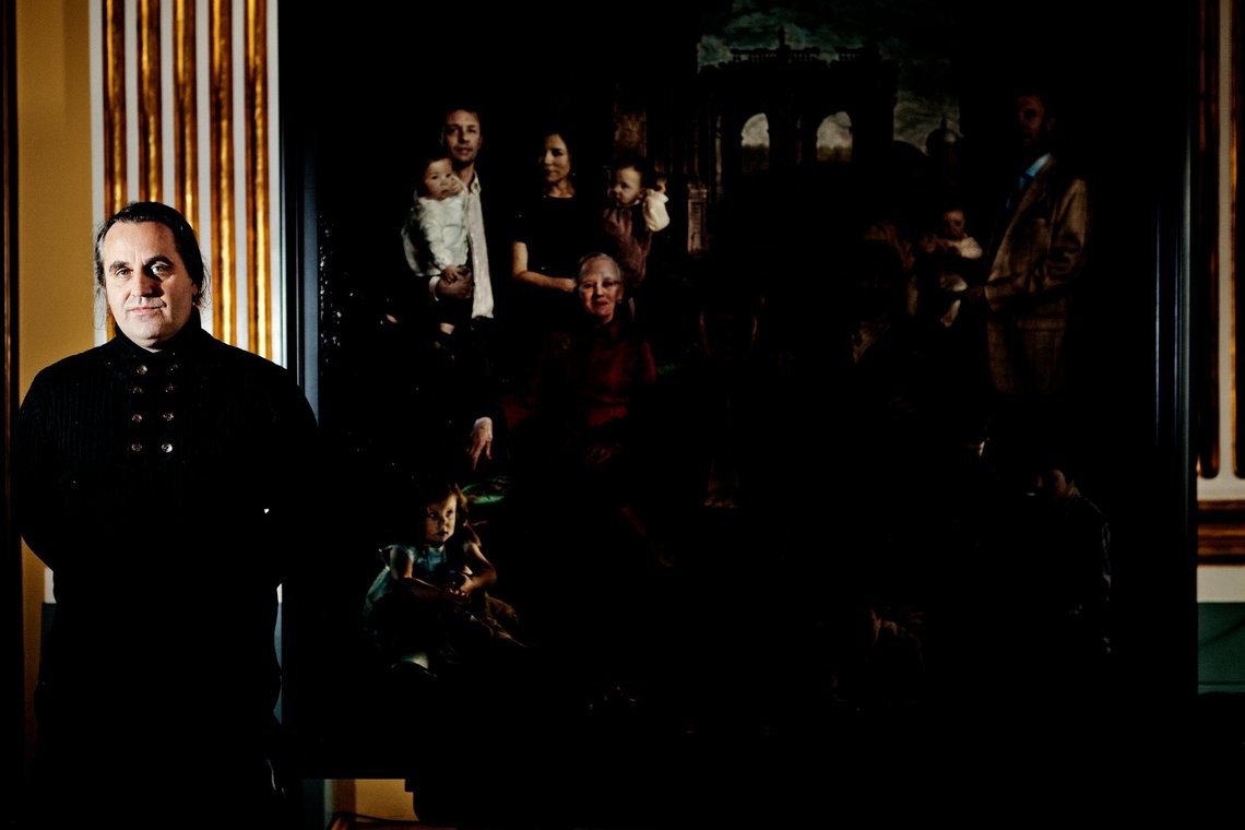 Friday the 15th of november Fredensborg Castel.Danish artist Thomas Kluge reveals his painting of the Danish royal family. It is the first Danish royal group portrait since the 1880ies... Fotos af maler Thomas Kluge og hans nye portræt af den kongelige familie. OBS BILLEDERNE MÅ FØRST OFFENTLIGGØRES FREDAG D. 15. NOVEMBER KLOKKEN 17 Friday the 15th of november Fredensborg Castel.Danish artist Thomas Kluge reveals his painting of the Danish royal family. It is the first Danish royal group portrait since the 1880ies... Fotos af maler Thomas Kluge og hans nye portræt af den kongelige familie. OBS BILLEDERNE MÅ FØRST OFFENTLIGGØRES FREDAG D. 15. NOVEMBER KLOKKEN 17