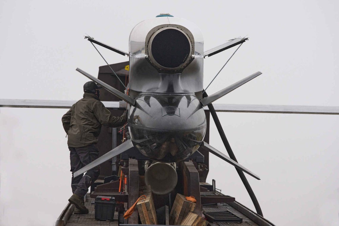 Arbejdere og militær inspicerer Ukrainian Fire Points Flamingo-missiler under overdragelsen til militæret på et ikke offentliggjort sted i Ukraine torsdag den 4. december 2025. (AP Photo/Efrem Lukatsky) Arbejdere og militær inspicerer Ukrainian Fire Points Flamingo-missiler under overdragelsen til militæret på et ikke offentliggjort sted i Ukraine torsdag den 4. december 2025. (AP Photo/Efrem Lukatsky)