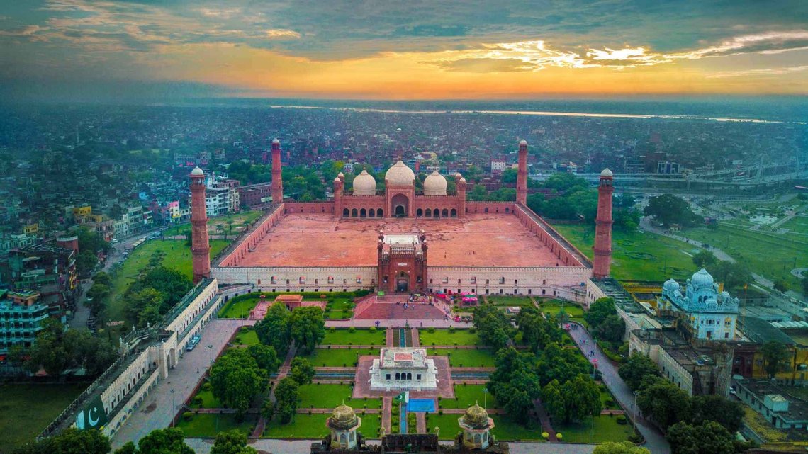 Badshahi-moskeen i Lahore, Punjab, Pakistan. Gruppevoldtægten fandt sted på motorvejen mod Sialkot i en forstad til Lahore. (Foto: Wikimedia Commons/Wasifff) Badshahi-moskeen i Lahore, Punjab, Pakistan. Gruppevoldtægten fandt sted på motorvejen mod Sialkot i en forstad til Lahore. (Foto: Wikimedia Commons/Wasifff)