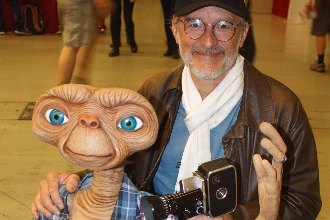 Steven Allan Spielberg sammen med en ven fra det ydre rum. Foto: Pikawil / CC BY-SA 2.0 Steven Allan Spielberg sammen med en ven fra det ydre rum. Foto: Pikawil / CC BY-SA 2.0