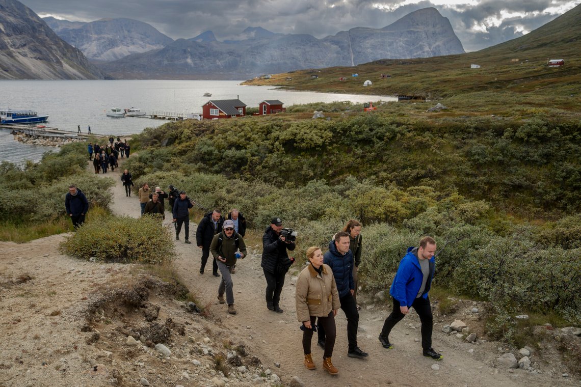Prime Minister Mette Frederiksen, Greenland's head of government Jens-Frederik Nielsen, and the Faroe Islands' Prime Minister Beinir Johannesen visit Qooqqut, Greenland, on Monday, September 7, 2026. The Prime Minister, Greenland's head of government, and the Faroe Islands' Prime Minister visit Qooqqut in connection with the Realm Meeting. (Photo: Mads Claus Rasmussen/Ritzau Scanpix) Prime Minister Mette Frederiksen, Greenland's head of government Jens-Frederik Nielsen, and the Faroe Islands' Prime Minister Beinir Johannesen visit Qooqqut, Greenland, on Monday, September 7, 2026. The Prime Minister, Greenland's head of government, and the Faroe Islands' Prime Minister visit Qooqqut in connection with the Realm Meeting. (Photo: Mads Claus Rasmussen/Ritzau Scanpix)
