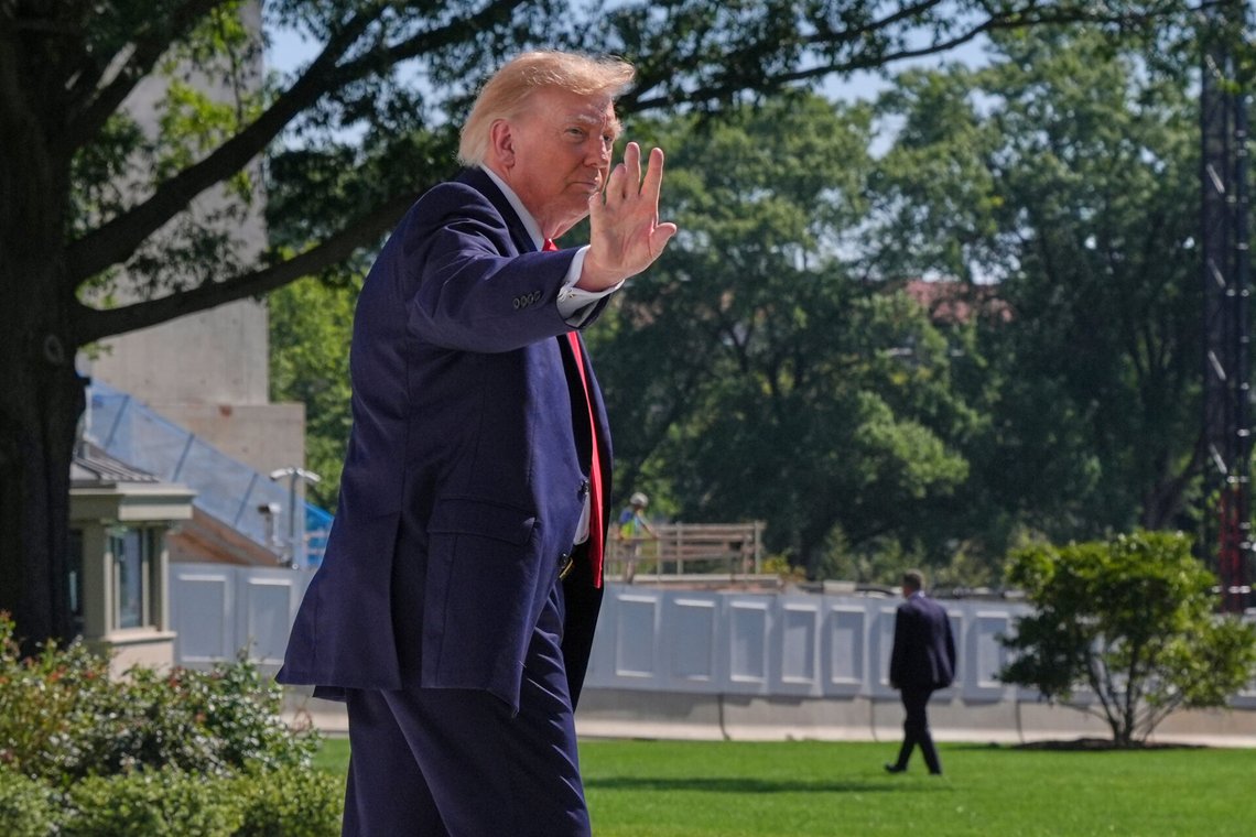 President Donald Trump waves as he walks across the South Lawn to board Marine One, while leaving the White House, Thursday Oct. 1, 2026, in Washington. (AP Photo/Jacquelyn Martin) President Donald Trump waves as he walks across the South Lawn to board Marine One, while leaving the White House, Thursday Oct. 1, 2026, in Washington. (AP Photo/Jacquelyn Martin)
