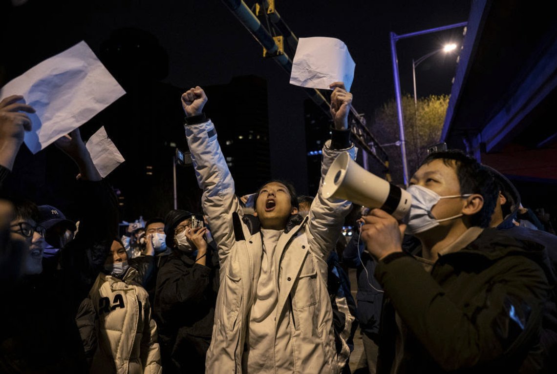 At a moment when China and Iran, two of the world's most despotic regimes, are being consumed by waves of protests, the Biden administration's overly cautious approach is sending entirely the wrong signal to those campaigning for freedom and liberty in their respective countries. Pictured: People protest against the Chinese Communist Party's "zero-Covid" policy on November 28, 2022 in Beijing, China. (Photo by Kevin Frayer/Getty Images) At a moment when China and Iran, two of the world's most despotic regimes, are being consumed by waves of protests, the Biden administration's overly cautious approach is sending entirely the wrong signal to those campaigning for freedom and liberty in their respective countries. Pictured: People protest against the Chinese Communist Party's "zero-Covid" policy on November 28, 2022 in Beijing, China. (Photo by Kevin Frayer/Getty Images)