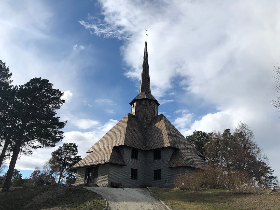 Dombås church was completely burned inside on 20 February 2020, "Abdul", who set fire to Dombås and Sel churches, stated himself that it was revenge for the Koran burning in Kristiansand on 16 November 2019. Photo: Phylala, CC BY-SA 4.0, Wikimedia Commons Dombås church was completely burned inside on 20 February 2020, "Abdul", who set fire to Dombås and Sel churches, stated himself that it was revenge for the Koran burning in Kristiansand on 16 November 2019. Photo: Phylala, CC BY-SA 4.0, Wikimedia Commons