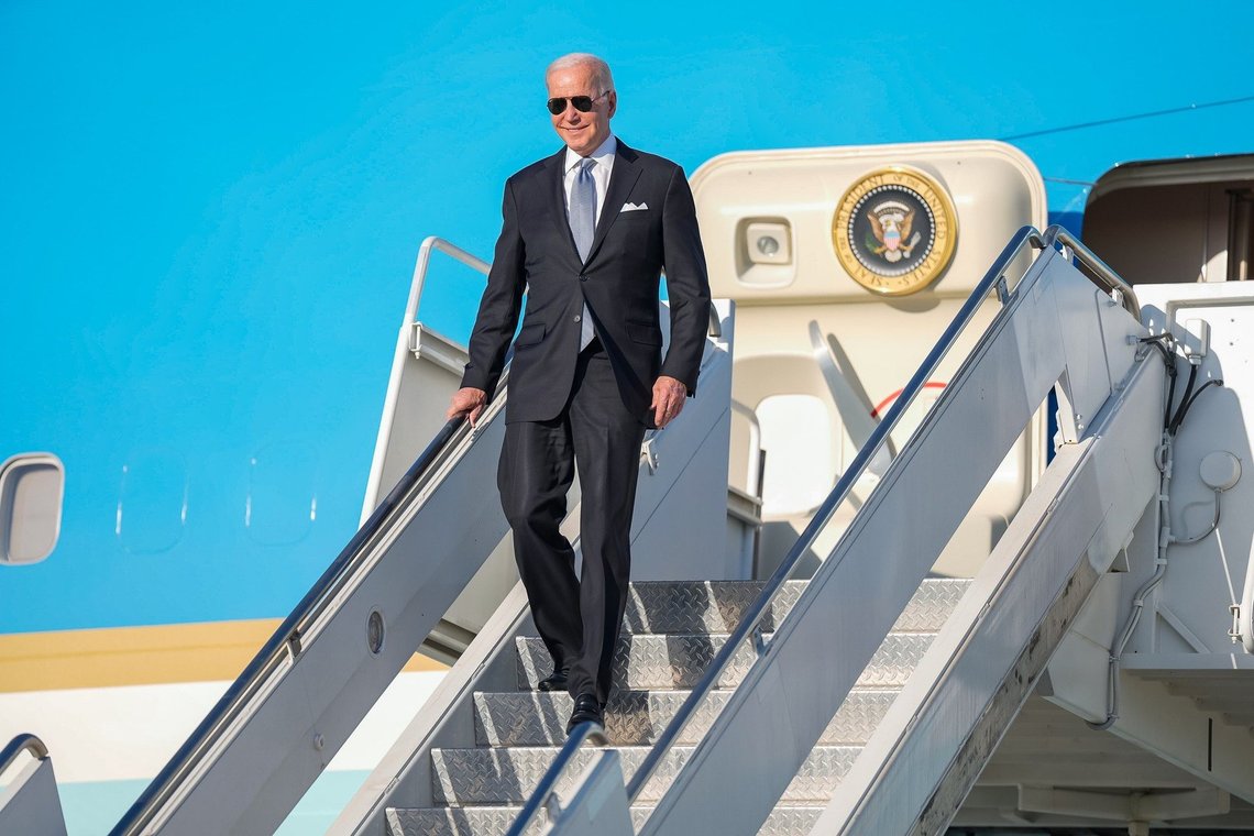 Biden is traveling the United Kingdom and Ireland in part to help celebrate the 25th anniversary of the Good Friday Agreement. Photo: White House, Public domain, via Wikimedia Commons Biden is traveling the United Kingdom and Ireland in part to help celebrate the 25th anniversary of the Good Friday Agreement. Photo: White House, Public domain, via Wikimedia Commons