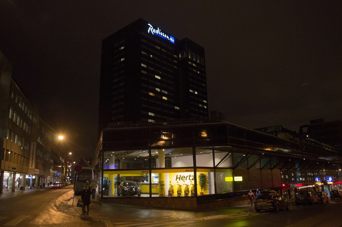 Radisson Blue Plaza is one of 46 hotels in Oslo that offer a "safe and respectful" stay for LGBTQ people, while its neighbour, Scandic Byporten, does not. Photo: Supercarwaar, CC BY-SA 4.0, Wikimedia Commons Radisson Blue Plaza is one of 46 hotels in Oslo that offer a "safe and respectful" stay for LGBTQ people, while its neighbour, Scandic Byporten, does not. Photo: Supercarwaar, CC BY-SA 4.0, Wikimedia Commons