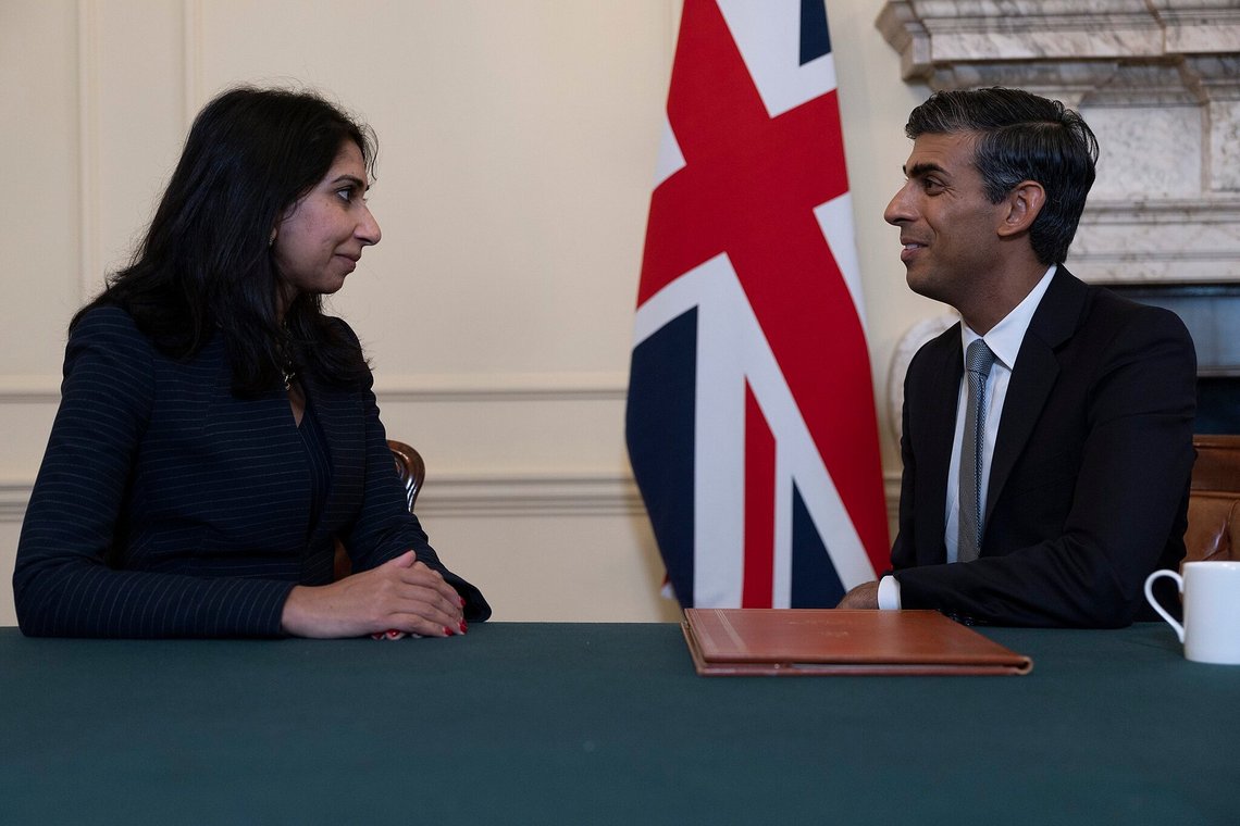 Britain's Prime Minister Rishi Sunak, left, and Britain's Home Secretary Suella Braverman, attend a meeting with the local community and police leaders following the announcement of a new police task force to help officers tackle grooming gangs, in Rochdale, England, Monday, April 3 , 2023. (Illustration photo: UK Government, CC BY 2.0, Wikimedia Commons) Britain's Prime Minister Rishi Sunak, left, and Britain's Home Secretary Suella Braverman, attend a meeting with the local community and police leaders following the announcement of a new police task force to help officers tackle grooming gangs, in Rochdale, England, Monday, April 3 , 2023. (Illustration photo: UK Government, CC BY 2.0, Wikimedia Commons)