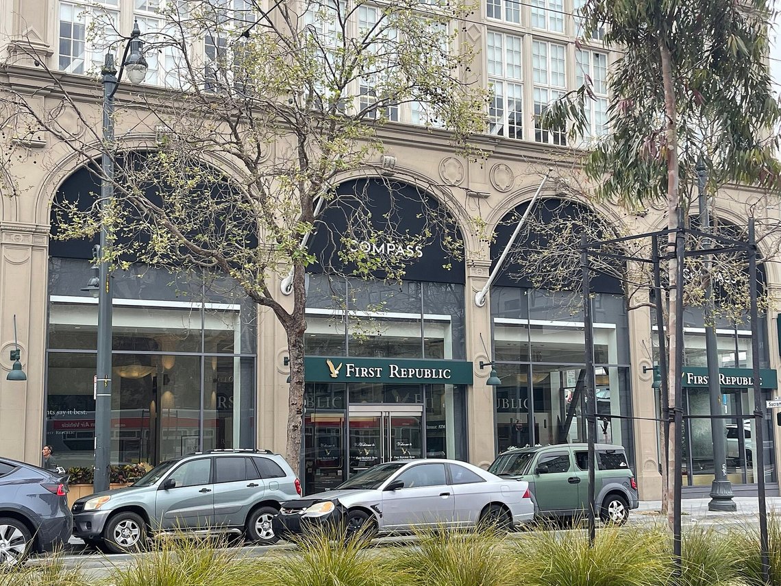 First Republic Bank, San Francisco, California. Photo: Missvain, CC BY 4.0 , Wikimedia Commons First Republic Bank, San Francisco, California. Photo: Missvain, CC BY 4.0 , Wikimedia Commons