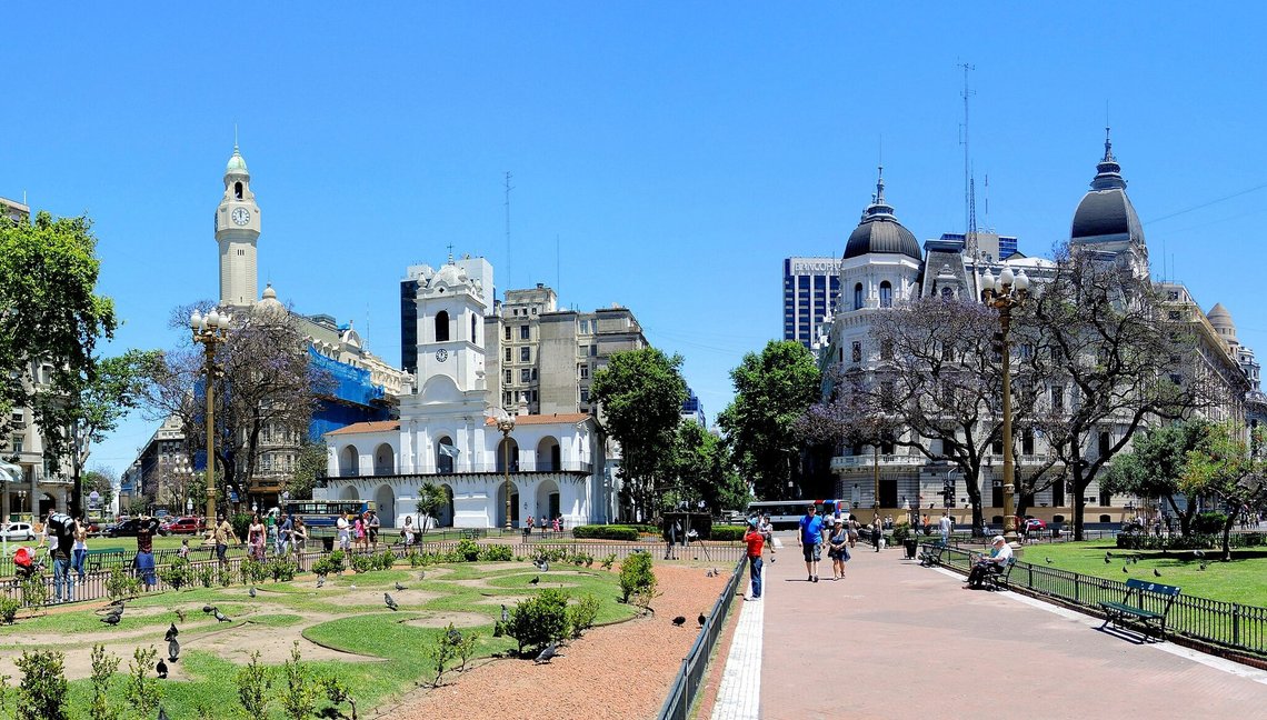 In Argentina's capital Buenos Aires, more and more poor people live on the streets. Photo: Schölla Schwarz, CC BY 3.0, Wikimedia Commons In Argentina's capital Buenos Aires, more and more poor people live on the streets. Photo: Schölla Schwarz, CC BY 3.0, Wikimedia Commons