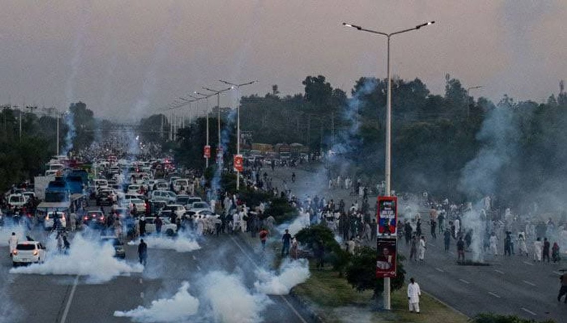 Demonstration by PTI supporters against the decision of ECP to disqualify Imran Khan Photo: Lightningblade23, CC BY-SA 4.0, Wikimedia Commons Demonstration by PTI supporters against the decision of ECP to disqualify Imran Khan Photo: Lightningblade23, CC BY-SA 4.0, Wikimedia Commons