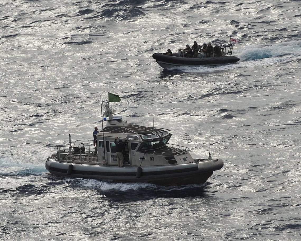 The number of boat migrants arriving on the English coast has exploded in recent years. They are also difficult to return. Photo: UK Ministry of Defence from London, United Kingdom, CC BY-SA 2.0, Wikimedia Commons The number of boat migrants arriving on the English coast has exploded in recent years. They are also difficult to return. Photo: UK Ministry of Defence from London, United Kingdom, CC BY-SA 2.0, Wikimedia Commons