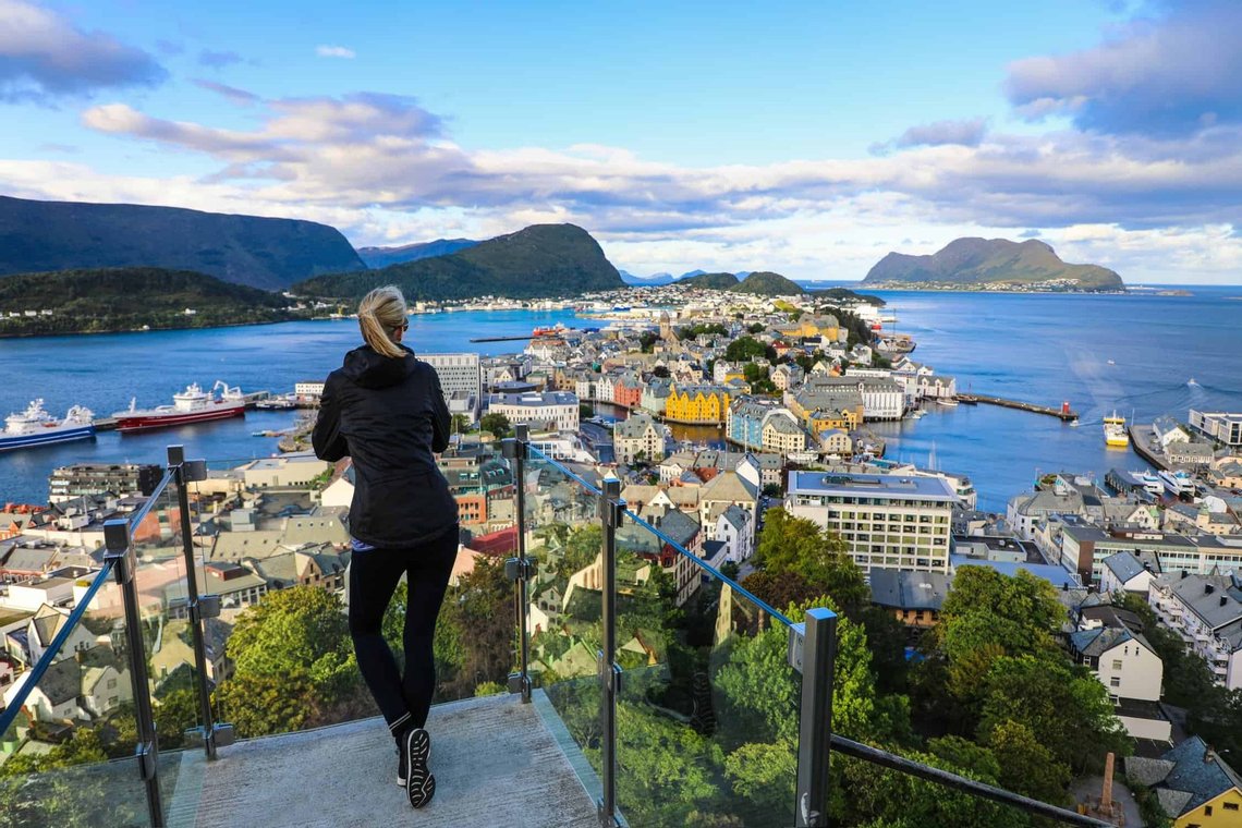 A woman in Alesund, Norway. Photo: Jason Busa / Shutterstock A woman in Alesund, Norway. Photo: Jason Busa / Shutterstock