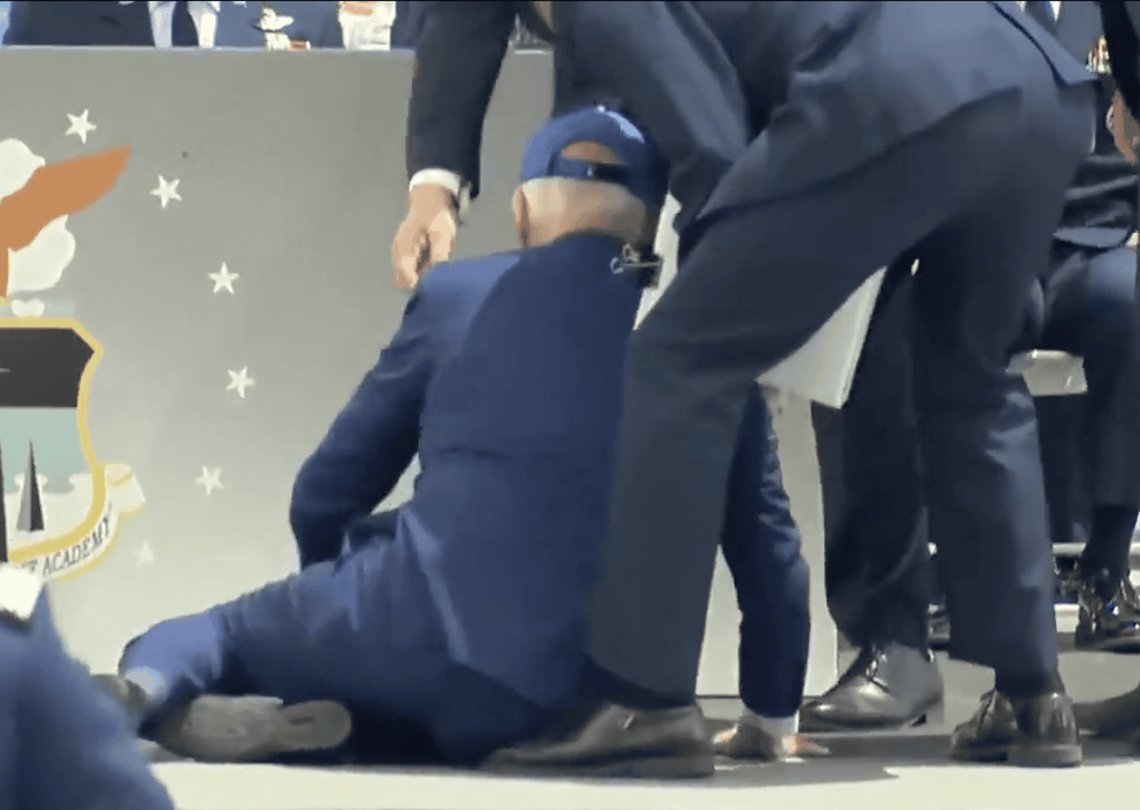 President Joe Biden falls on stage after handing out diplomas during the 2023 United States Air Force Academy Graduation Ceremony at Falcon Stadium, Thursday, June 1, 2023, at the United States Air Force Academy in Colorado Springs, Colo. Photo: Screenshot /Twitter President Joe Biden falls on stage after handing out diplomas during the 2023 United States Air Force Academy Graduation Ceremony at Falcon Stadium, Thursday, June 1, 2023, at the United States Air Force Academy in Colorado Springs, Colo. Photo: Screenshot /Twitter