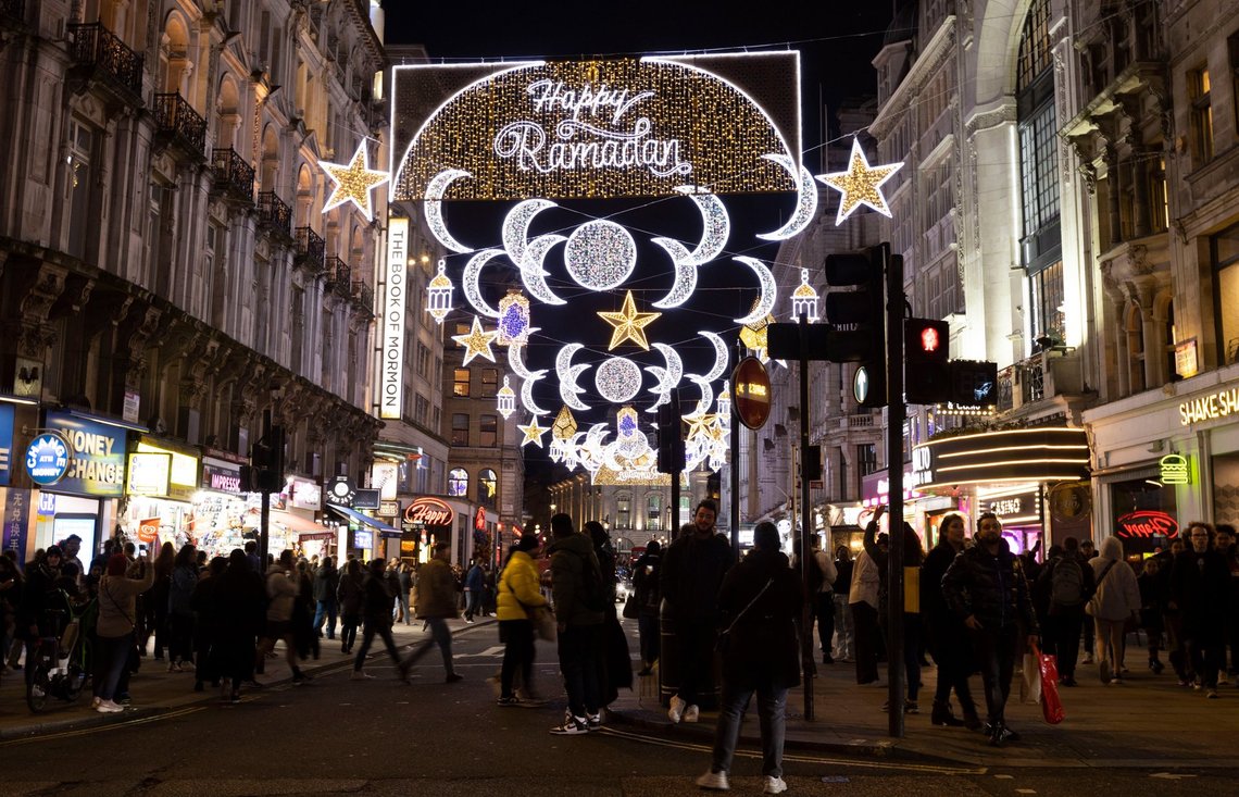 London, UK. March 22, 2023. For the first time, Ramadan lights illuminated London's Piccadilly Circus for the celebration of the Islamic holy month beginning. Photo: Shutterstock by Zeynep Demir Aslim, United Kingdom. London, UK. March 22, 2023. For the first time, Ramadan lights illuminated London's Piccadilly Circus for the celebration of the Islamic holy month beginning. Photo: Shutterstock by Zeynep Demir Aslim, United Kingdom.