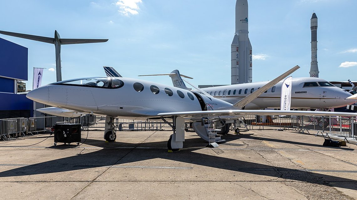 Et Eviation Alice-fly står utstilt på Paris Air Show i 2019. Foto: Matti Blume / Wikimedia Commons (cc by-sa 4.0). Et Eviation Alice-fly står utstilt på Paris Air Show i 2019. Foto: Matti Blume / Wikimedia Commons (cc by-sa 4.0).
