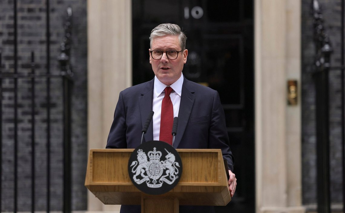 05/07/2024. London, United Kingdom. The Prime Minister, Sir Keir Starmer and his wife Victoria arrive at Number 10 Downing Street upon his appointment. Picture by Kirsty O'Connor/ No 10 Downing Street 05/07/2024. London, United Kingdom. The Prime Minister, Sir Keir Starmer and his wife Victoria arrive at Number 10 Downing Street upon his appointment. Picture by Kirsty O'Connor/ No 10 Downing Street